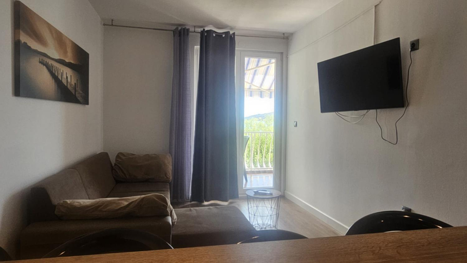 Facilities, Beachfront Apartments Neves, Marina