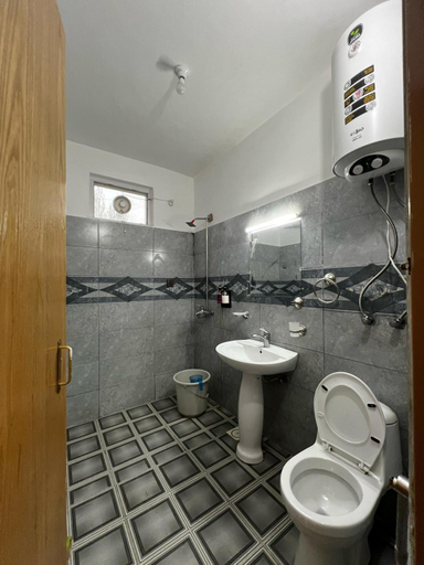 Bathroom, Skardu Midway Hotel, Northern Areas