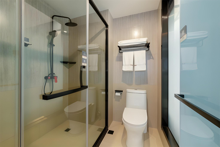 Bathroom 3, Thank Inn Plus Hotel Yancheng Dafeng City Renmin North Road, Yancheng
