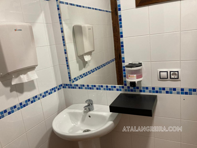 Bathroom 3, Albergue O Beque, Pontevedra