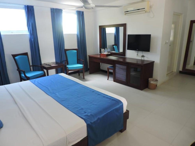 Bedroom 3, Pigeon Island Beach Resort, Kuchchaveli