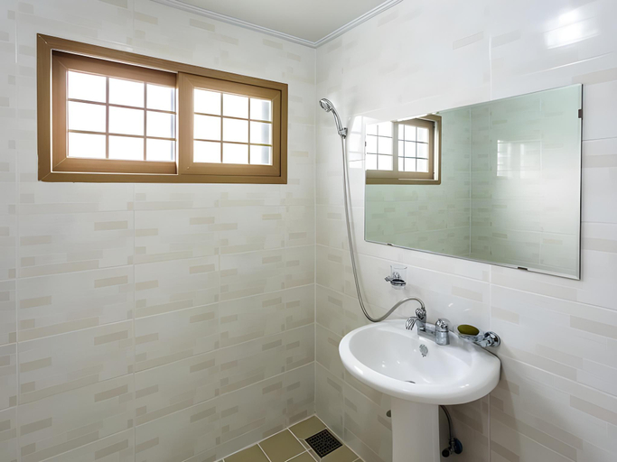 Bathroom 3, Jejuwayo Pension, Jeju