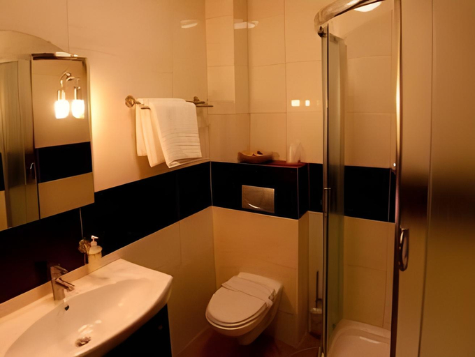 Bathroom 4, Gaja, Poznań City