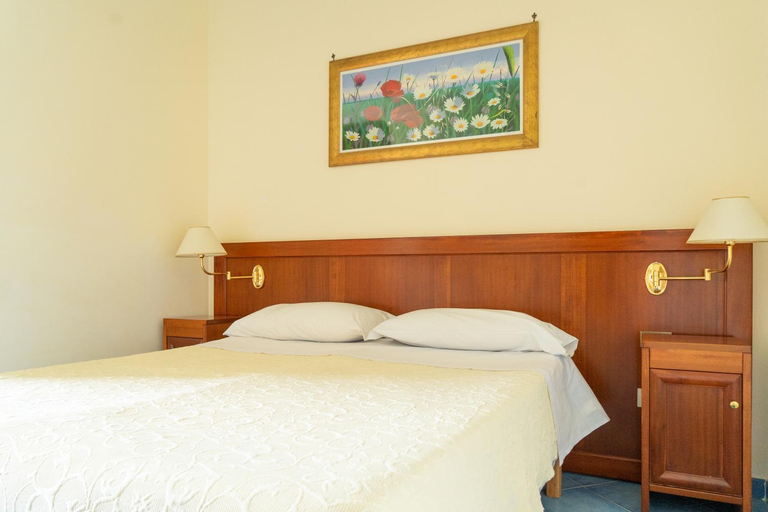 Bedroom 2, Villa Acacia, Latina