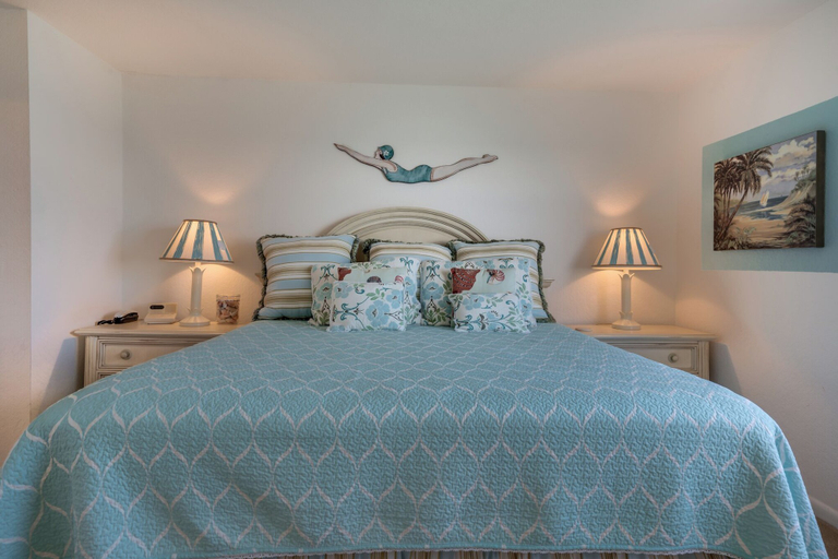Bedroom 2, Bahia Vista 17-881 by Distinctive Beach Rentals, Pinellas