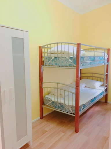 Bedroom 2, Five 2 Home Backpacker, Spring Hill