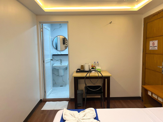 Bedroom 2, FountainBlue Hotel and Banquet Hall, Daraga