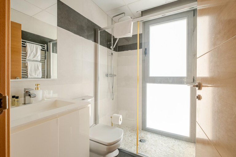 Bathroom 3, Luxury apartments in Barrio Palacio, Madrid