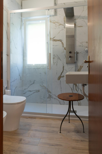 Bathroom 2, Querce vista mare, Salerno
