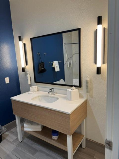 Bathroom 4, Spark by Hilton Opelousas, Saint Landry