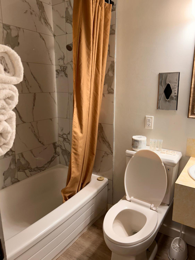 Bathroom, Lakecity Inn, Okanagan-Similkameen