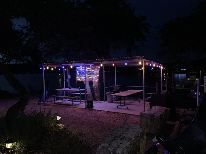 Food & Drinks 4, Painted Sky Inn, Burnet