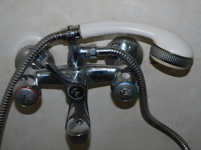 Bathroom 4, Rotha Guesthouse, Siem Reap