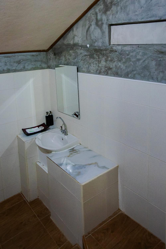 Bathroom 4, Chareena Beachside, Muang Satun