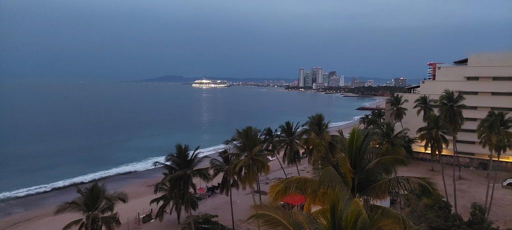 Others 5, Beachfront Harbor 171 Condo Ocean View Pool, Gym WiFi, Puerto Vallarta