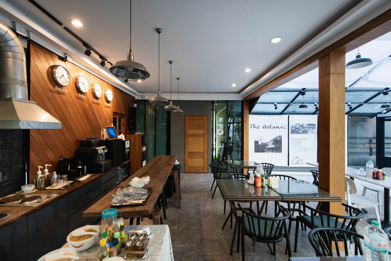 Food & Drinks 5, The Botanic Service Room, Pak Kret