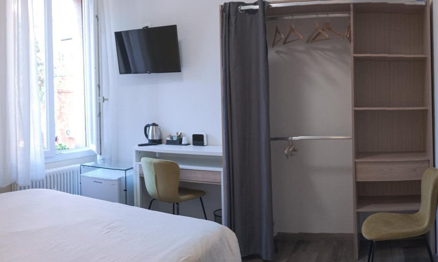 Others 5, Vikos Lodge, Bologna