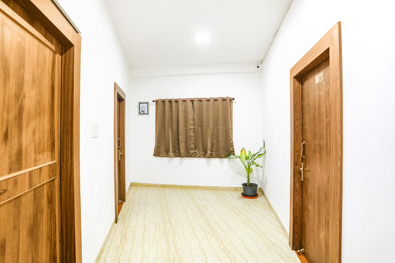 Public Area 2, FabHotel Duke Inn, Bhopal