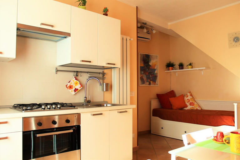 Kitchen 2, Gaia Holidays Apartments, Palermo