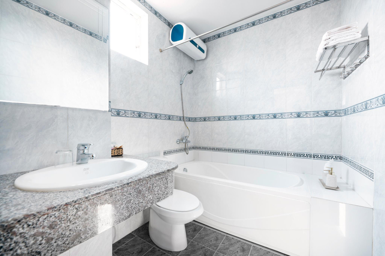 Bathroom 3, Amanda Hotel, Da Nang