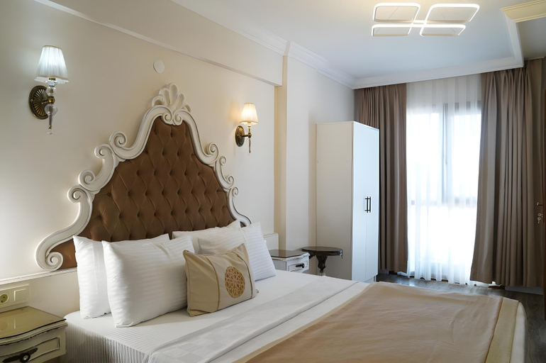Bedroom 4, Didim Palace Hotel, Didim