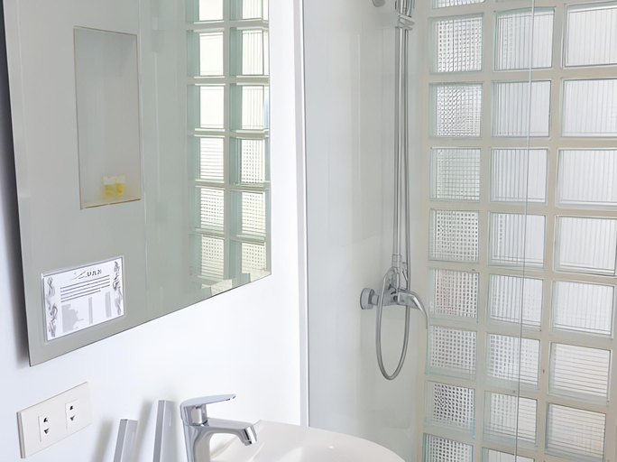 Bathroom 4, Luxx Boutique Boracay, Malay