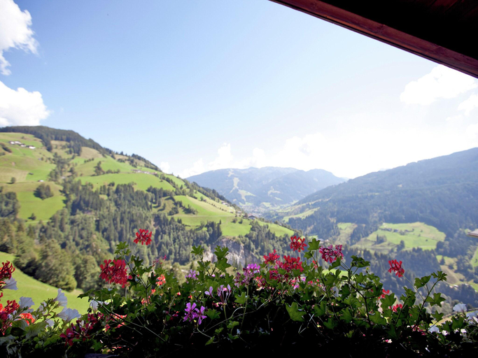 Others 5, Chalet in Sankt Johann near Ski Lift, Sankt Johann im Pongau
