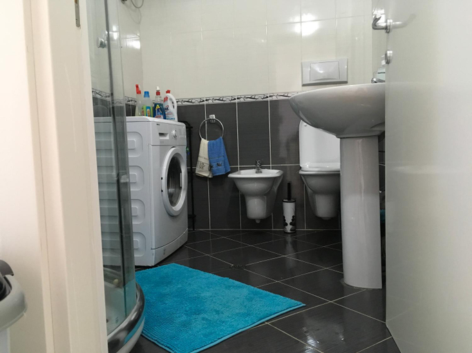 Bathroom, Marebello, Vlorës