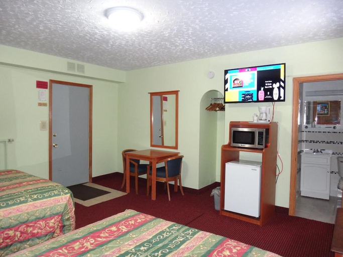 Others 1, Pine Ridge Motel, Iowa