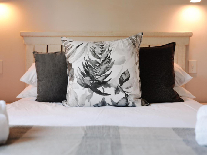 Bedroom, Wildecrest & Ripplemead, Amblewood Guesthouse, Cacadu