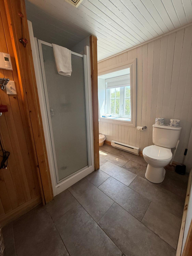 Bathroom 3, La Galouine Auberge & Restaurant, La Haute-Côte-Nord