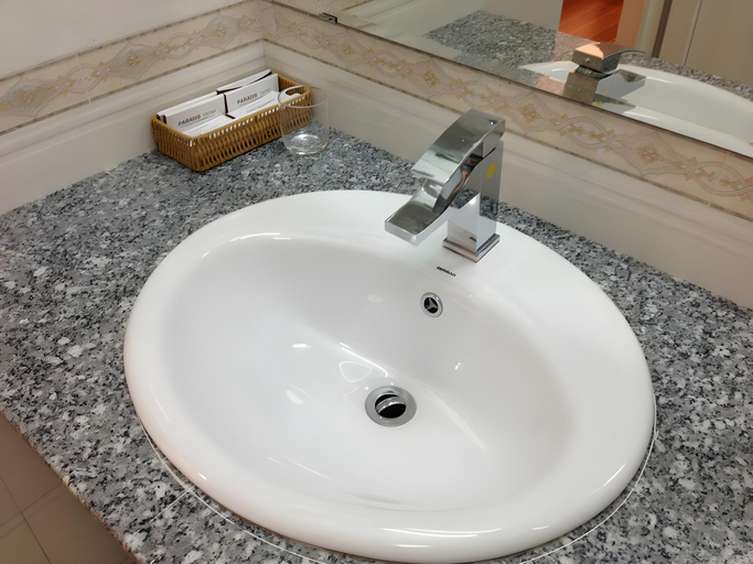 Bathroom, Paradis Hotel, Hạ Long