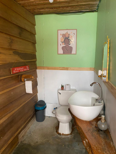 Bathroom 3, Roots Family, Talamanca