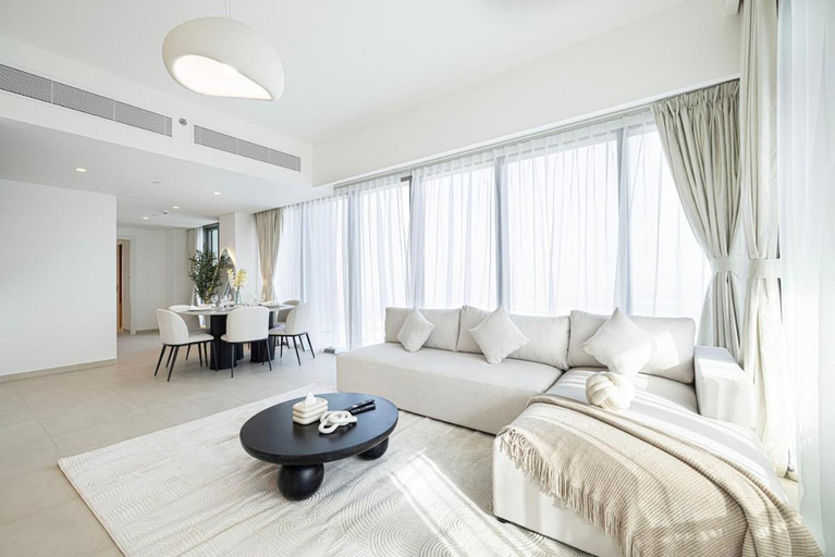 Others 3, Chic 2-BR, Burj View, Direct Access To Dubai Mall, Dubai
