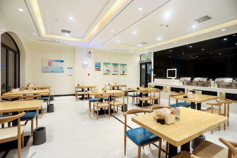 Food & Drinks