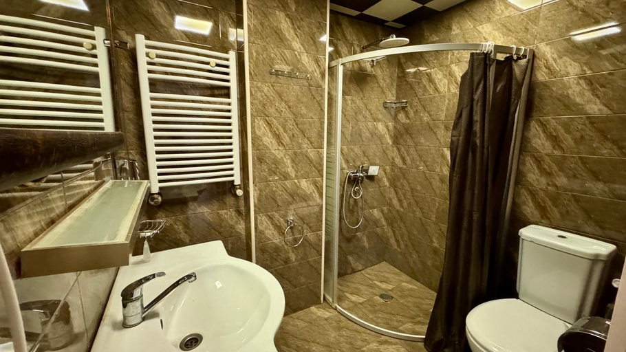 Bathroom 4, Gallery Lux Boutique Hotel, Baku
