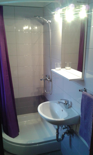 Bathroom 3, Apartments Brozic, Krk