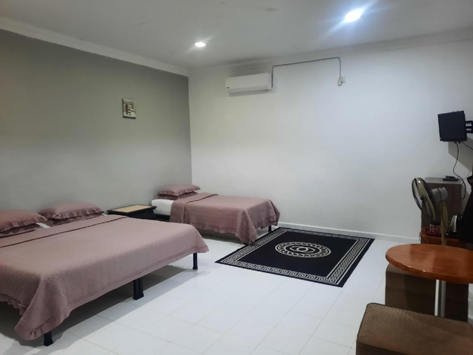 Bedroom 2, Banat Village Stay, Perlis