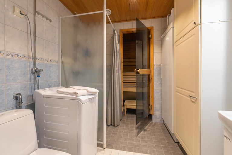 Bathroom 3, Kuukkeli Apartments Suite, Lapland