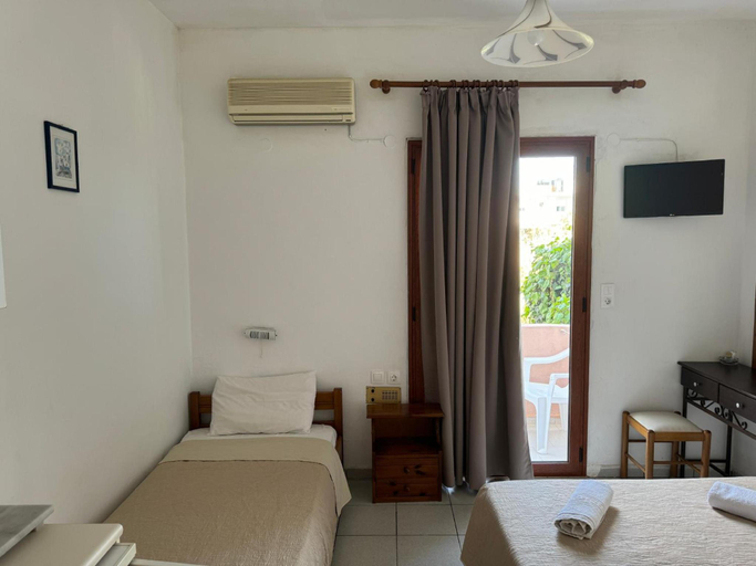 Bedroom 2, Zac & Georgio Studios, Crete