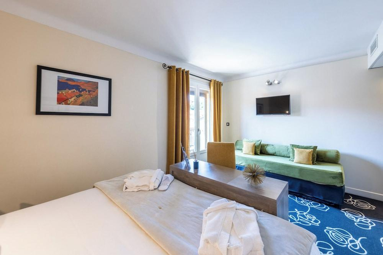 Bedroom 3, Hotel & Spa Le Madeloc - Collioure Centre, Pyrénées-Orientales