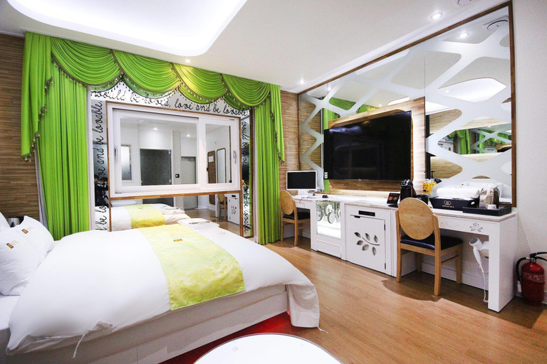 Bedroom 2, Myeongpum Hotel Geonilla, Mungyeong