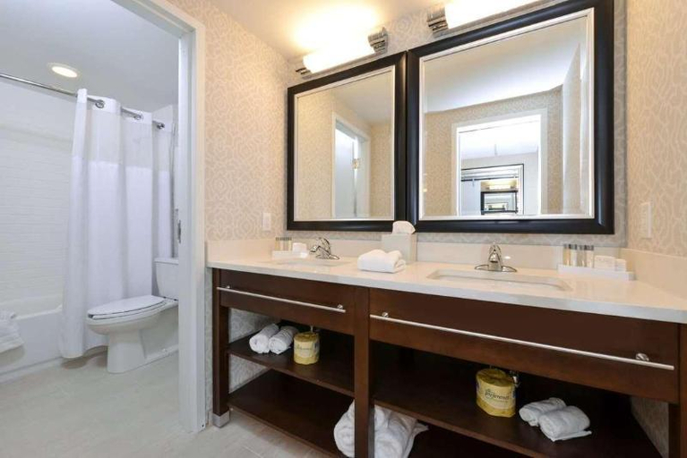 Bathroom 4, Inn at DePauw, Putnam