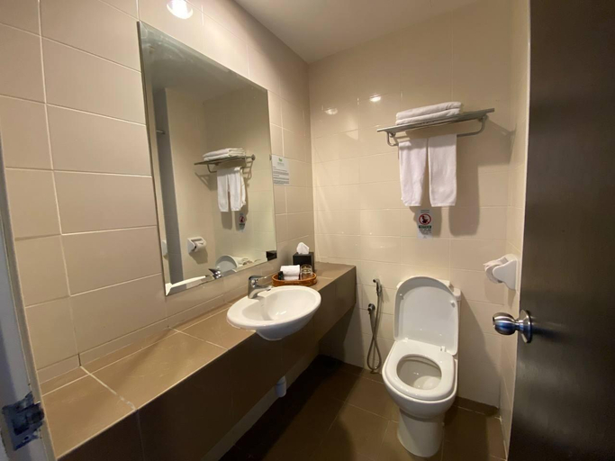 Bathroom 4, Royale Bintang Janda Baik, Bentong