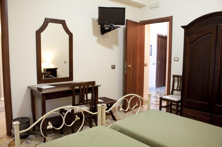 Bedroom 2, Le Giare, Catania