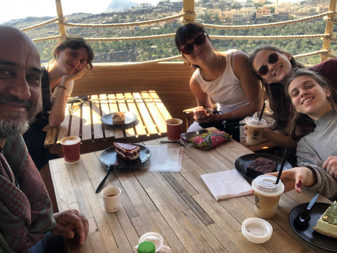 Food & Drinks