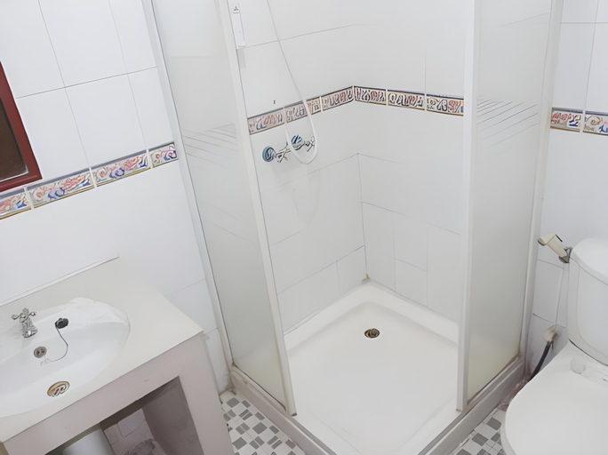 Bathroom, New B Hotel Bandung, Bandung