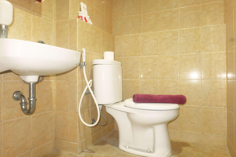 Bathroom 5, Kebagusan City Affordable Studio By Travelio, Jakarta Selatan