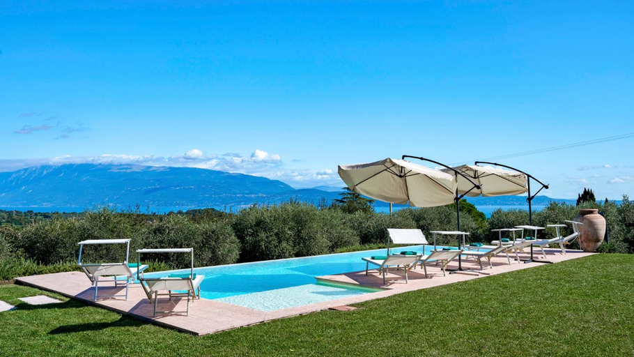 Sport & Beauty 2, VILLA DEL PRATO 8, Emma Villas, Brescia