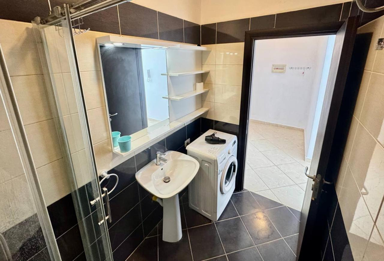 Bathroom 3, Blue Sea Apartments, Sarandës
